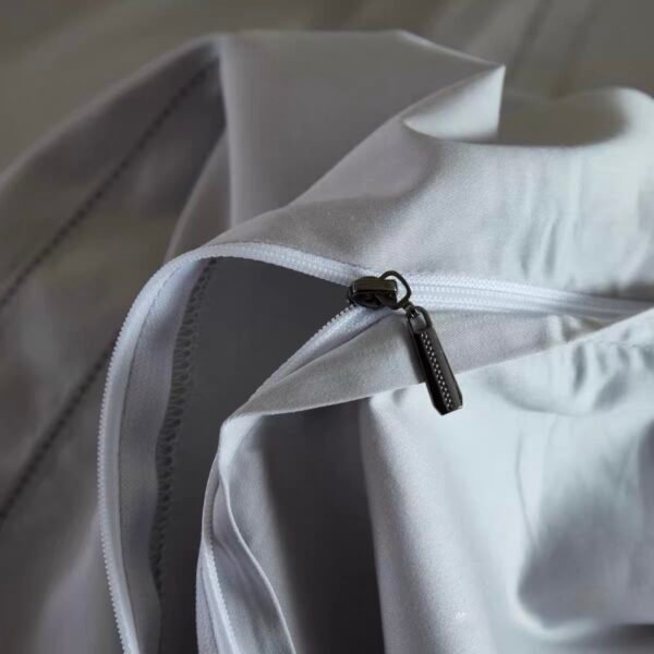 BVLGARI Luxury Egyptian Cotton Hotel Bedding Set (4 Pieces)