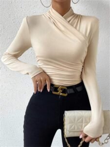 تي شيرت Ruched متقاطع من الأمام - قميص بأكمام طويلة وقصة ضيقة
