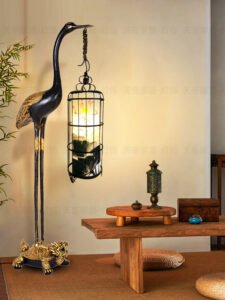Lampadaire Chinoiserie Iron Cage - Grue Antique et Lanterne Fleurie