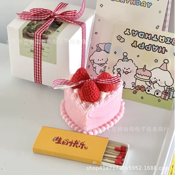 Strawberry Cake Scented Candle Gift Box