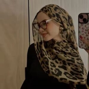 Leopard Print Long Scarf 80 × 180 cm — All-Season Shawl