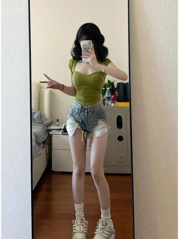 Slim-Fit Short Sleeve Crop T-Shirt - Women's Summer Top