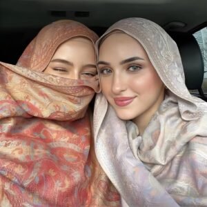 Cashew Paisley Jacquard Tassel Shawl — Thick Winter Wrap