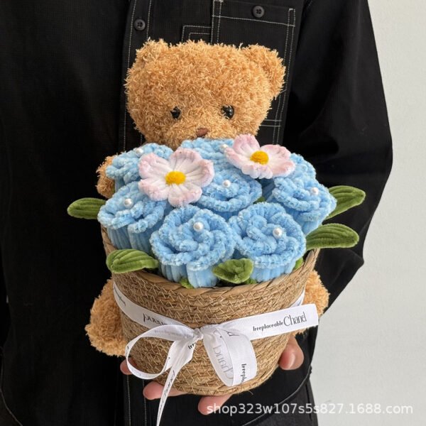 O1CN01gvQ51i1WcZe1D6EsQ_2220799672809-0-cib-1 Everlasting Rose Bear Hug Bouquet Bucket
