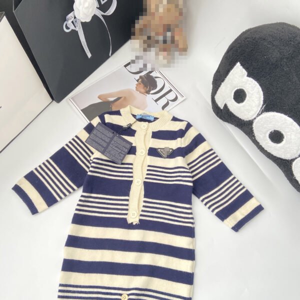 Knitted Colour-Block Striped Baby Romper — Retro Pullover Suit