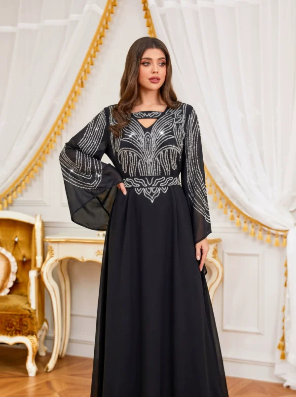 O1CN01wOZswR2Ie2WGaDtmT_2217757359310-0-cib.jpg_-1 Rhinestone Embellished Evening Dress