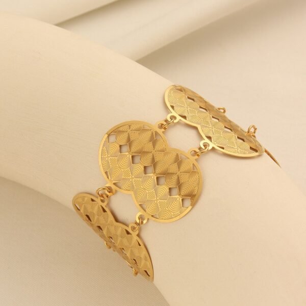 European and American Retro Gold-Plated Beaded Bracelets, Light Luxury Tassel Bracelets