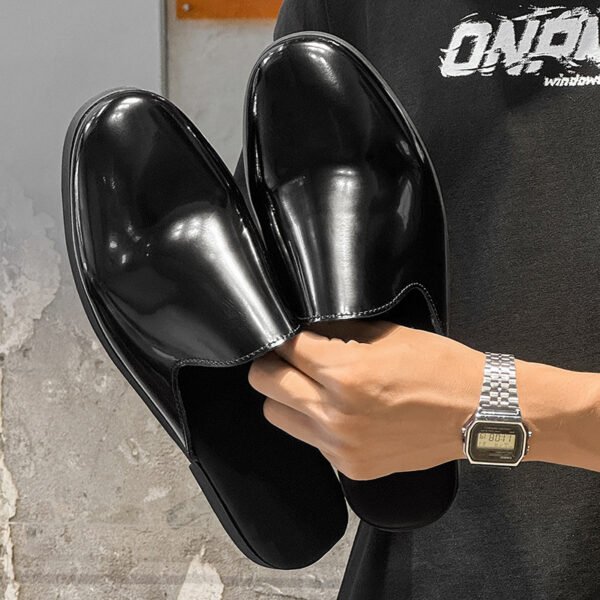 Closed Toe Slip-On Clogs - Flat Backless Mules for Everyday & Commuting