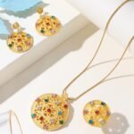 Sand Gold Eight-Treasure Compass Necklace Colored Diamond Round Plate