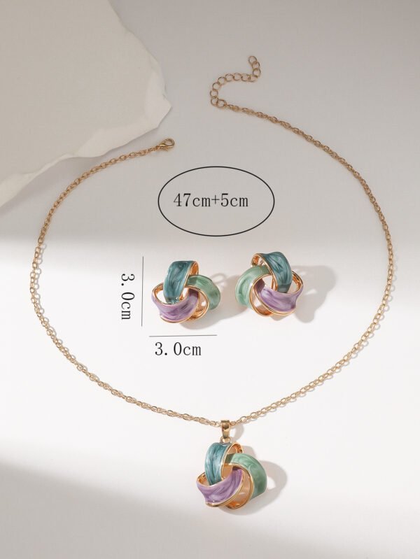 O1CN0164X78x1I8Qs2nP8Tx_2212514370848-0-cib Indian Palace Style 3D Flower Jewellery Set - Ring, Earrings & Necklace