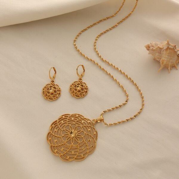 Cross-Border Gold Hollow Garland Round Pendant Necklace Twist Chain Earrings Set