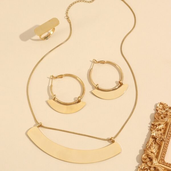 Exaggerated Fan-Shaped Earrings Light Luxury Gold Jewelry Set with Necklace