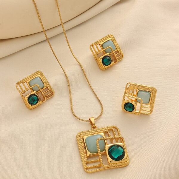 Middle Eastern Irregular Square Diamond-Encrusted Pendant Necklace Set with Earrings