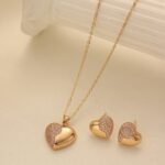 Cross-Border French Light Luxury Simple Jewelry Love Pendant Necklace + Peach Heart Zircon Earring Set