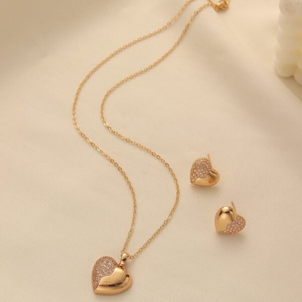 Cross-Border French Light Luxury Simple Jewelry Love Pendant Necklace + Peach Heart Zircon Earring Set