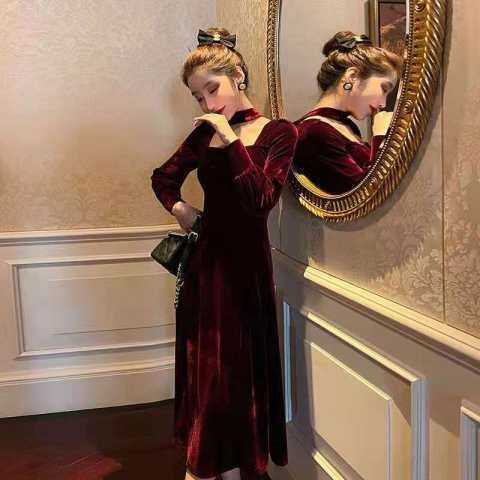 Elegant Square Collar Velvet Midi Dress - Autumn/Winter Solid Color Long Sleeve Dress