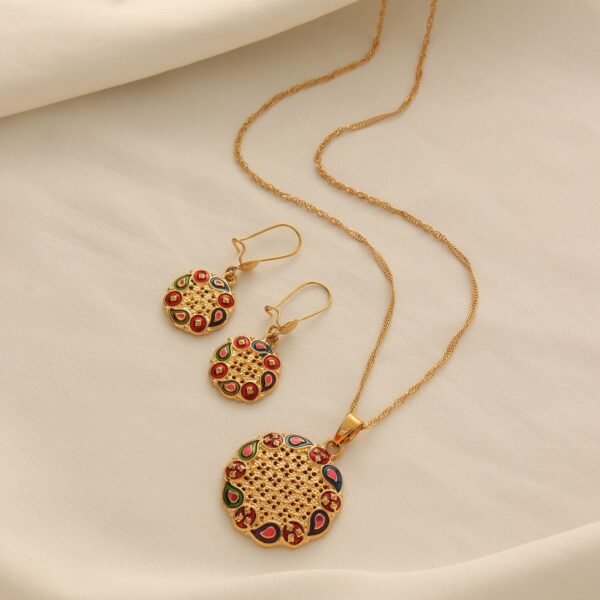 Retro Ethnic Round Pendant Necklace Gold Choker Elegant Earrings Set