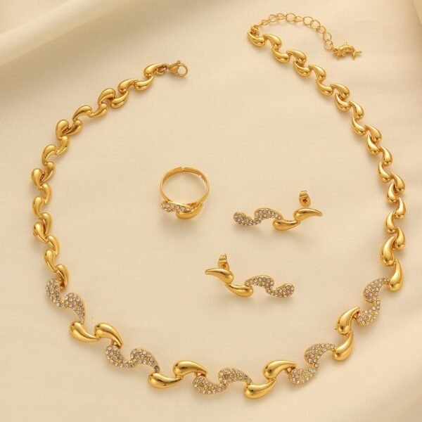 European and American Gold Water Drop-Shaped Alloy Necklace Three-Piece Set, Middle Eastern Jewelry Set