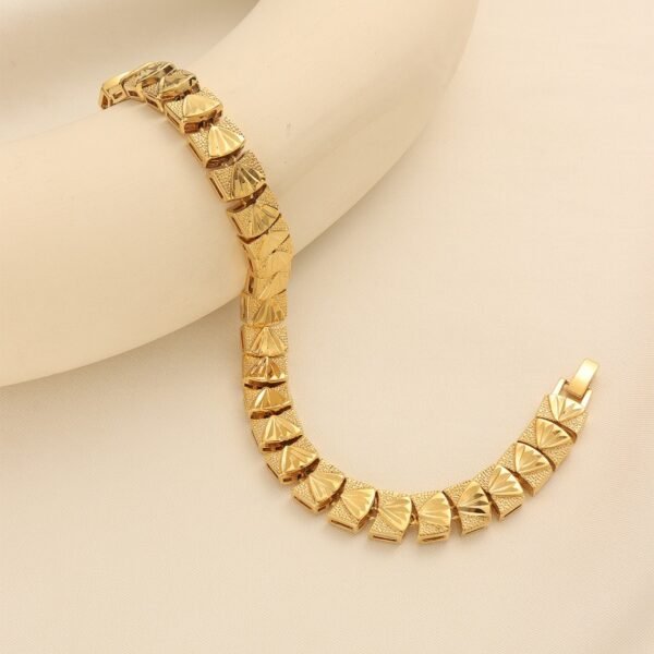 European and American Retro Gold-Plated Beaded Bracelets, Light Luxury Tassel Bracelets