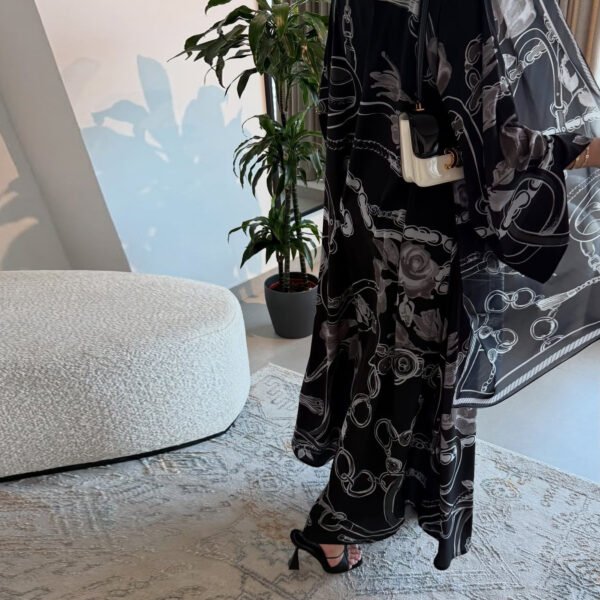 LN235 Black Base Retro Chain Print Long Cardigan Set