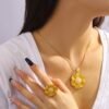 Cross-Border Retro Pearl Flower Sand Gold Necklace Set, Baroque Light Luxury Earrings