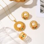 Middle Eastern Gold-Plated Necklace with Sun God Flower Wreath, Diamond-Encrusted Hollow Pendant Set