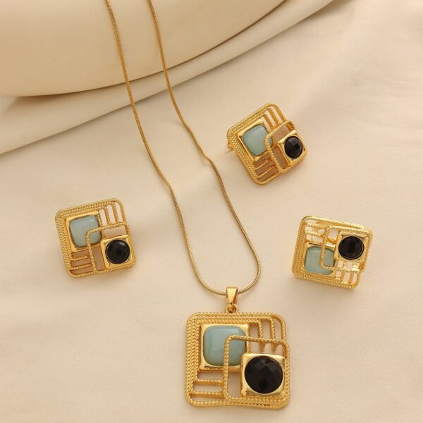 Middle Eastern Irregular Square Diamond-Encrusted Pendant Necklace Set with Earrings