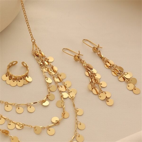 European and American Double-Layer Sequin Tassel Clavicle Chain Necklace, Light Luxury Design
