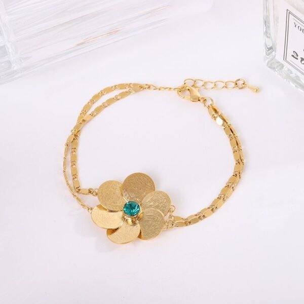 Temu Dropshipping Copper Alloy Four-Piece Set Flower Necklace Multi-Layer Earrings Hot-Selling Artistic Retro Style 3 Temu Dropshipping Copper Alloy Four-Piece Set Flower Necklace Multi-Layer Earrings Hot-Selling Artistic Retro Style