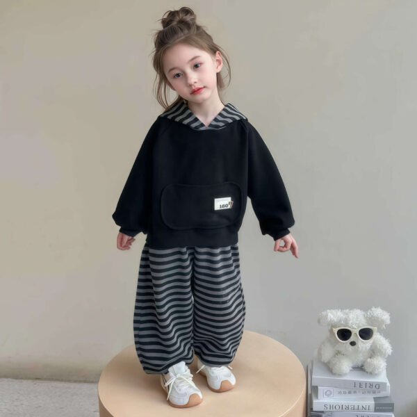 Children's Autumn Striped Sweatshirt and Sweatpants Set, Girls' Sports Leisure Two-Piece