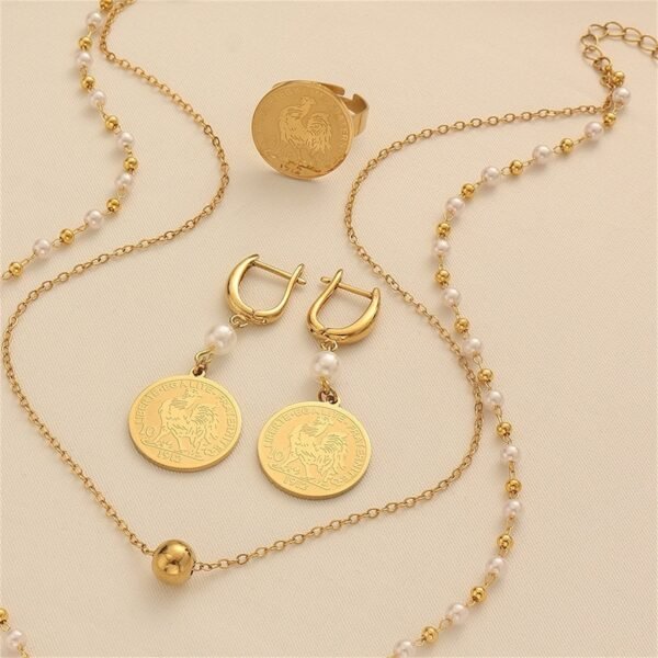 French Retro Fashion Coin Badge Pendant Necklace Set Gold-Plated