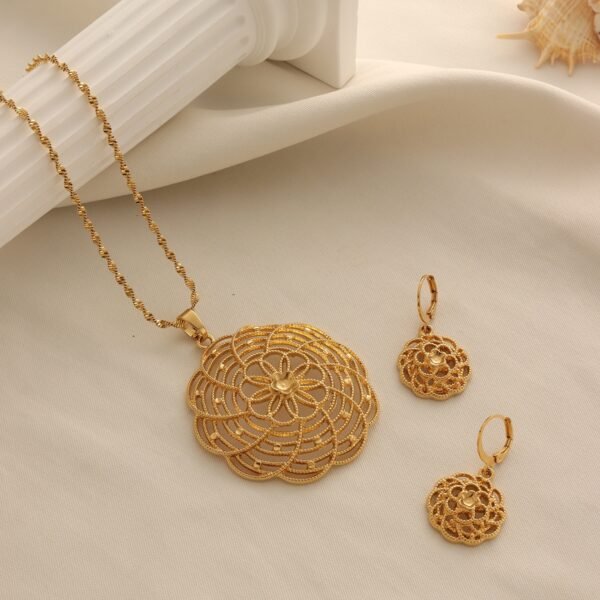 Cross-Border Gold Hollow Garland Round Pendant Necklace Twist Chain Earrings Set