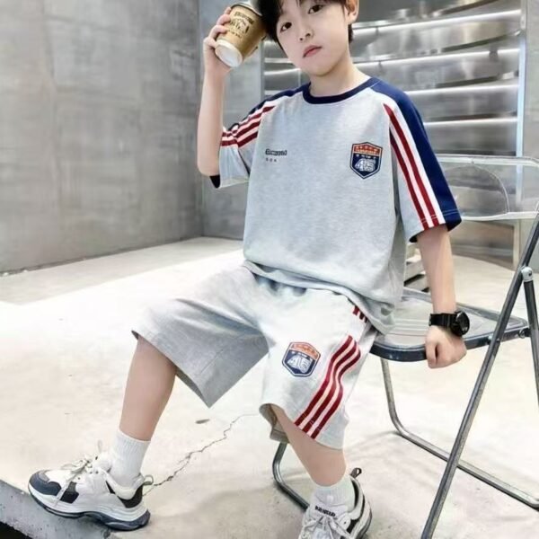 O1CN01qHtbiv1CSEQnfS1ug_2218561860079-0-cib Boys Gray Sports Two-Piece Set Short Sleeve and Shorts