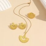 High-End Fan-Shaped Skirt Necklace Pendant Set, Elegant Bridal Design