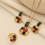 Cross-Border French Retro Pendant Necklace Gold Earrings Set