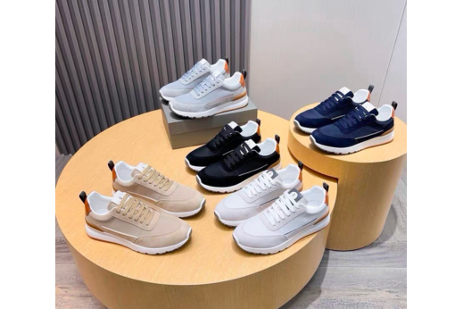 Low-Top Casual Sneakers