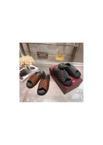 Embossed Men’s Cross-Strap Slides