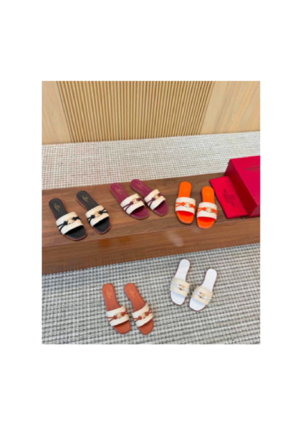 p030_pg63-000.png Statement Pointed-Toe Party Heels