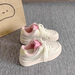 2025 Spring and Summer New Board Shoes for Women Ins Trbottomy Versatile Niche Thick-Soled White Shoes Casual Sports Bread Shoes
