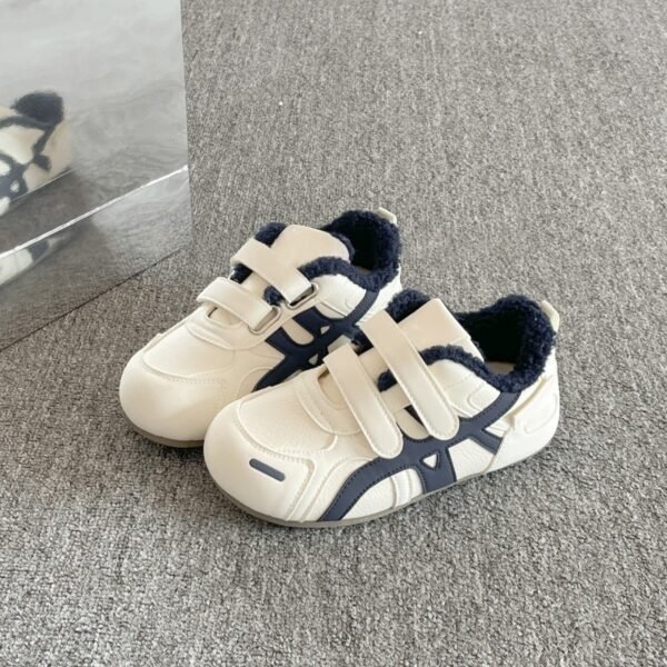Velcro Flats White Shoes for Women 2025 New Warm Fleece-Lined Casual Sneakers Ins Trendy Versatile Sports Shoes