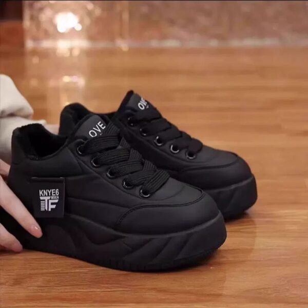 Winter Cotton Shoes for Women 2025 New Style Fleece-Lined and Thickeneded Sports Sneakers Thick-Soled Leather Non-Slip Casual Bread Shoes Winter Cotton Shoes for Women 2025 New Style Fleece-Lined and Thickeneded Sports Sneakers Thick-Soled Leather Non-Slip Casual Bread Shoes