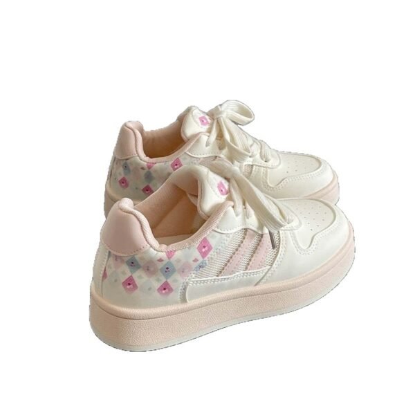 2026 Spring New Breathable Thick-Soled White Sneakers for Women, Versatile with Skirts, Student Niche Style Bread Shoes