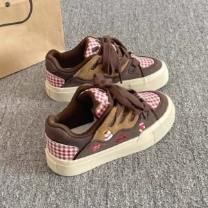 Retro Casual Sneakers for Women 2025 New Spring and Autum Thick-Soled White Shoes Versatile Student Niche Bread Shoes