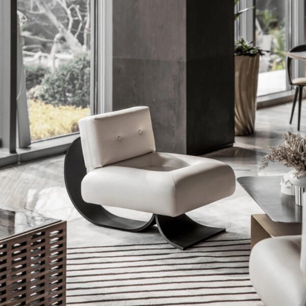 Black peach K Hotel Villa living room single sofa Italian Modern Art minimalist shaped metal fishtail leisure chair