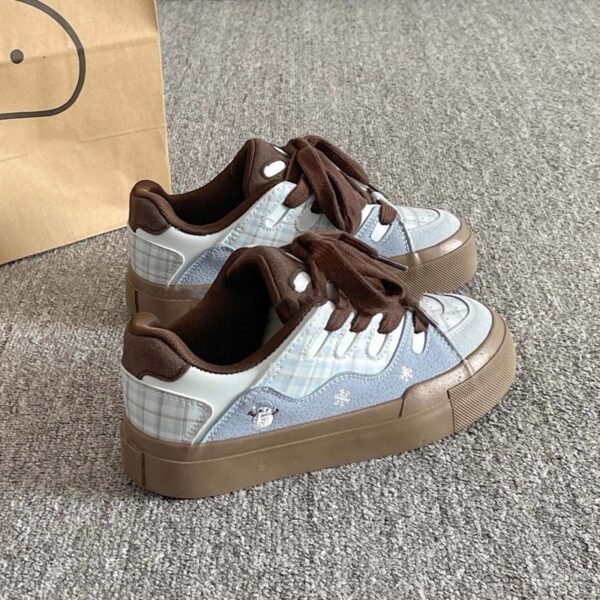 Retro Casual Sneakers for Women 2025 New Spring and Autum Thick-Soled White Shoes Versatile Student Niche Bread Shoes