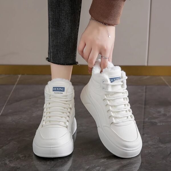 High-Top Sports Cotton Shoes for Women 2025 New Winter Velvet Thickeneded Student Sneakers Thick-Soled Versatile Casual White Shoes