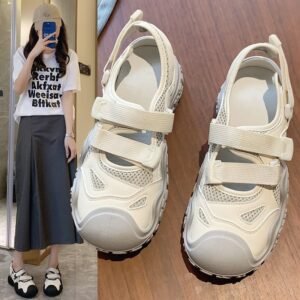 Cute and Quirky Thick-Soled Closed-Toe Roman Sandals for Women, Outdoor Wear, 2026 Summer New Breathable Hollow-Out Sports Dad Shoes