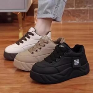 Women’s thick-soled bread shoes 2024 new explosions all-match height-increasing shoes autumn and winter women’s fleece-lined board shoes black women’s shoes
