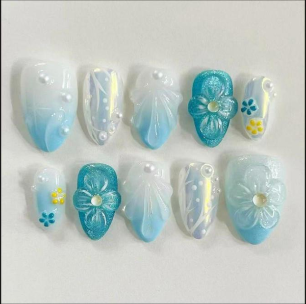 Flashy Resin Ocean-Style Blue Wearable Press-On Nails - Ultra-Short Almond Shell Nail Art Strips