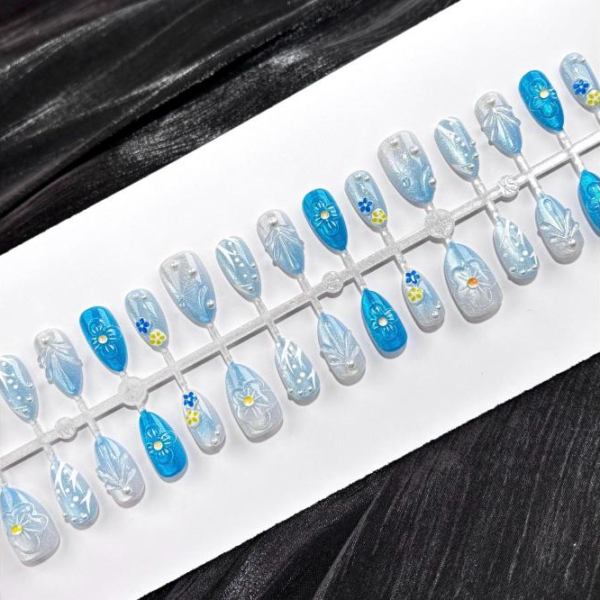 Flashy Resin Ocean-Style Blue Wearable Press-On Nails - Ultra-Short Almond Shell Nail Art Strips